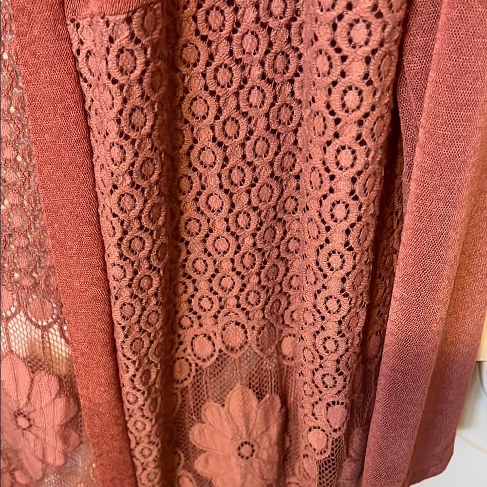 Elegant Lace Trim Cardigan in Pink - Picture 4 of 5
